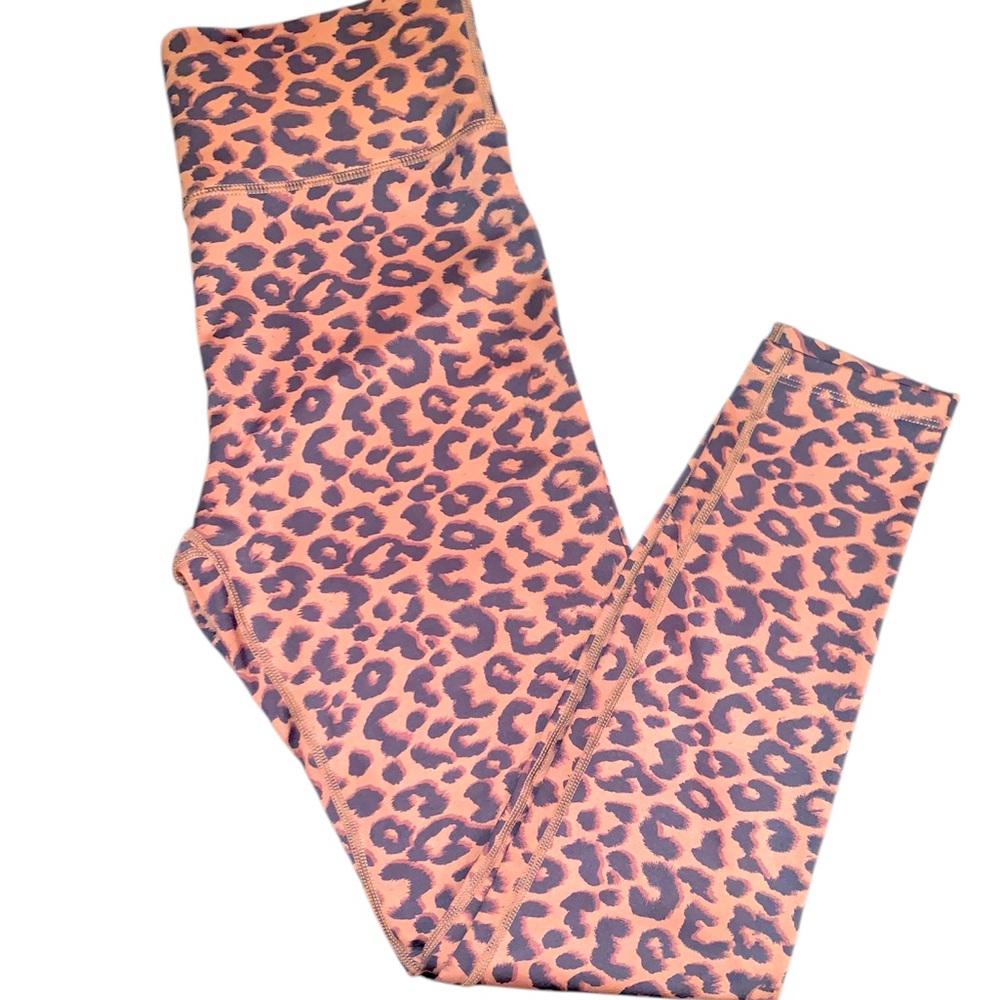 🔴CUT THE FRILLS,NWT! EXCELLENT CONDITION!! ATHLETIC LEGGINGS!